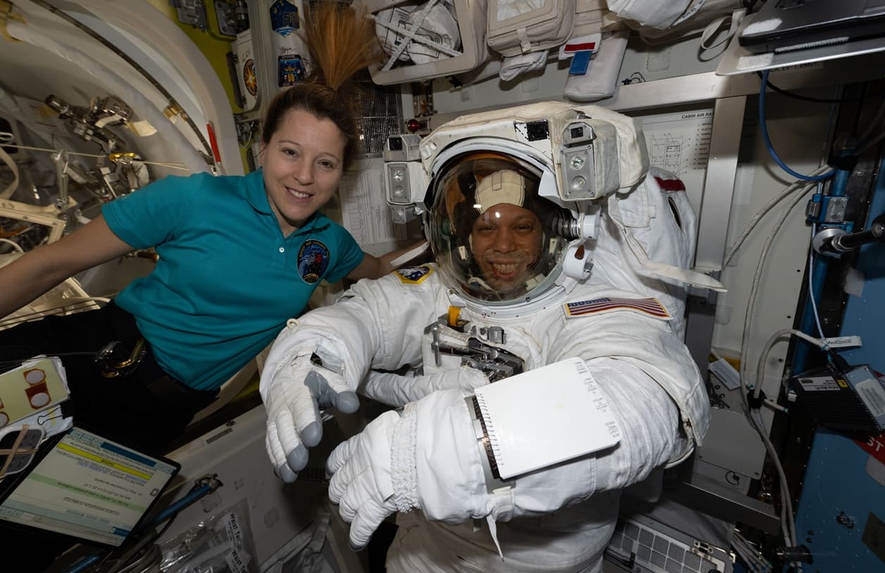 iss074_large.jpg