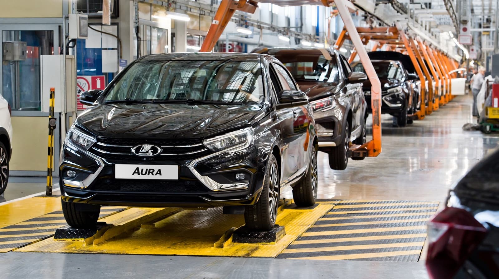 Lada Aura стала умнее и наконец-то получила климат-контроль