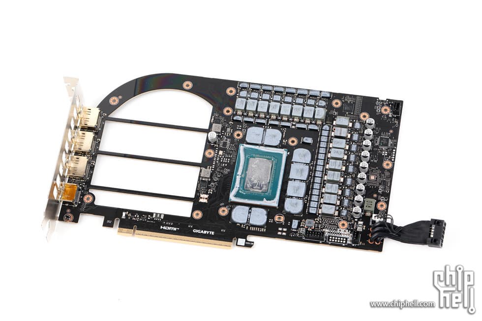 У видеокарты GeForce Aorus RTX 5080 Infinity оказалась очень «дырявая» печатная плата
