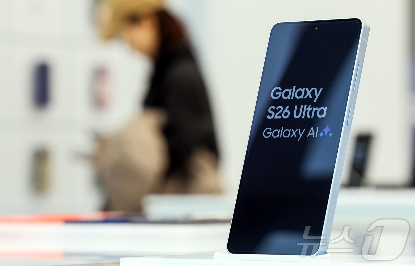 Красное пятно на экране Galaxy S26 Ultra оказалось не выгоранием: Samsung объяснила причину
