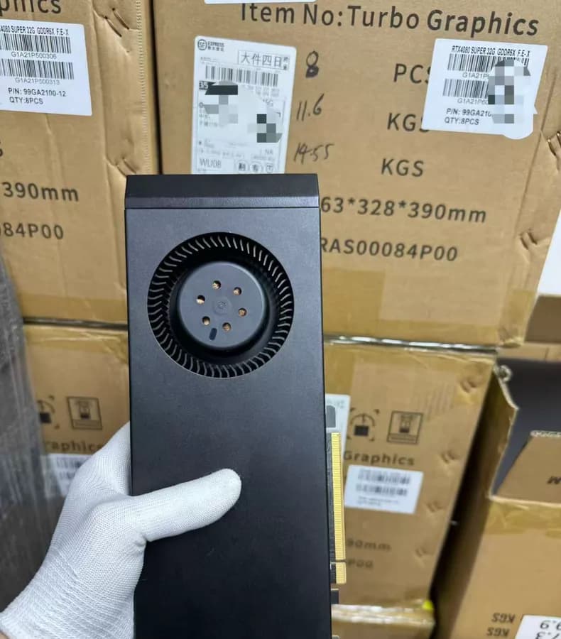 На рынке появились модифицированные GeForce RTX 4080 с 32 ГБ видеопамяти — такие видеокарты продают за $1500 в Китае