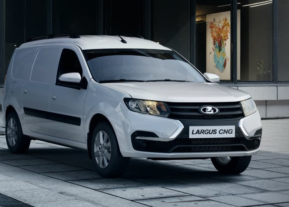 На метане и бензине: битопливные Lada Largus подешевели до 1,25 млн рублей
