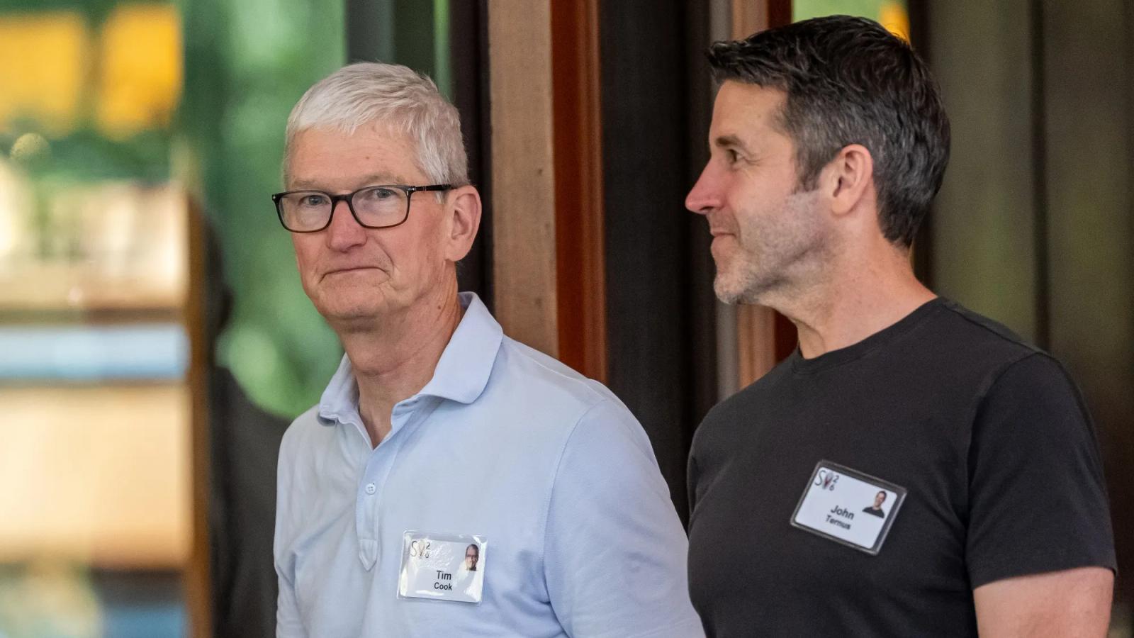 А ловко ты это придумал, Тим Кук. Бывший глава Apple за 2027 финансовый год получит 47 миллионов долларов — ненамного меньше нового CEO Джона Тернуса