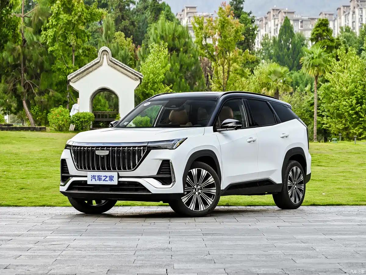 Самый популярный бензиновый автомобиль Китая — Geely Atlas — станет лучше. 24 сентября представят Geely Atlas L: 313 л.с. и расход всего 4,67 л/100 км
