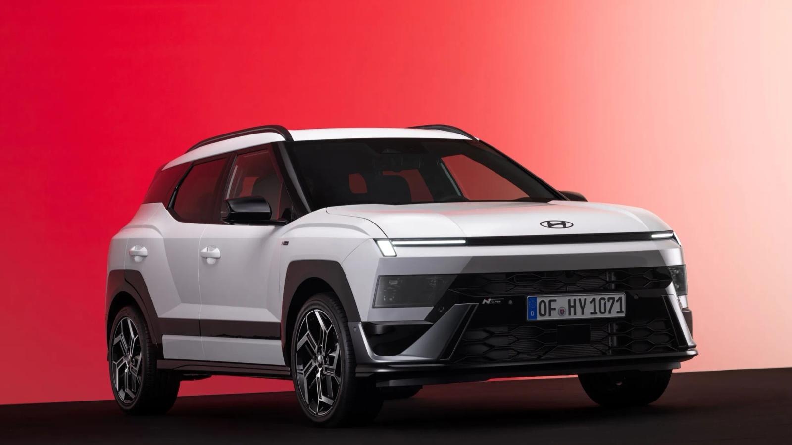 Tucson на минималках. Представлен совершенно новый Hyundai Bayon, и он впервые получил гибридную систему