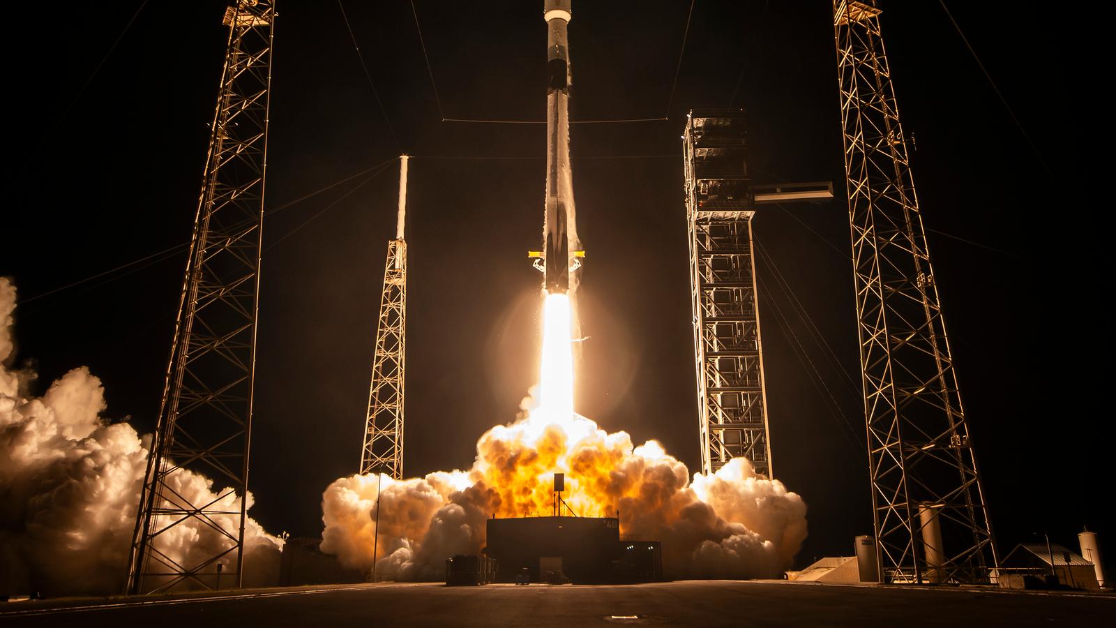 Ракета Falcon 9 уходит, а замены нет: у Пентагона начинаются проблемы — SpaceX отказывает в запуске спутников