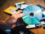 CD-диски вернулись в Россию - зачем их покупают люди, привыкшие к стримингам