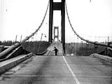Как раскачивался мост Tacoma Narrows и почему он разрушился