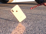 Видео дня: iPhone XS не удалось разбить в тесте на падение