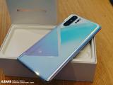 Фото и видео дня: смартфон Huawei P30 Pro вместе с упаковкой