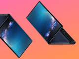 Фото дня: прототип доступной версии складного смартфона Huawei Mate X вживую