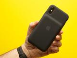 iPhone скоро лишится зарядного разъема. Apple готовит чехол для двухсторонней беспроводной зарядки