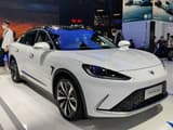 643 л.с., 700 км, разгон до «сотни» за 3,5 с, быстрая зарядка, HarmonyOS, Kirin 990A и автопилот. Электромобиль Huawei Hi ArcFox Alpha S поступит в продажу 25 декабря