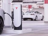 «Мы не хотим быть как Apple», — Илон Маск о спорном решении открыть заправки Tesla Supercharger для других электромобилей 