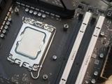 Звание народного процессора наконец-то переходит к CPU Intel? Первый полноценный тест Core i5-12400 показал, на что способна новинка