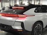 Представлен серийный электромобиль Faraday Future FF 91 с 11 экранами и разгоном до «сотни» за 2,39 с
