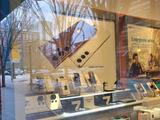 Samsung перестала скрывать Galaxy S22 Ultra. Сама компания и её партнёры делятся официальными постерами за несколько дней до анонса