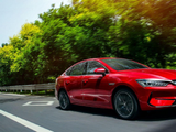 Пока Tesla проектирует, BYD уже выпускает такие машины. Дешёвый и мощный электромобиль с новыми функциями BYD Qin Plus DM-i 2023 представят 7 апреля