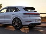 Представлен новейший и самый мощный Porsche Cayenne