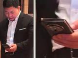 Между этим Huawei и флагманом Samsung целая пропасть. Складывающийся втрое китайский смартфон на свежем фото выглядит невероятно тонким