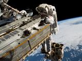 За каждый день в космосе — всего по $5. Застрявшим в космосе американцам не заплатят сверхурочные