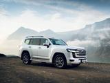 Toyota возобновила продажи автомобилей в России. Названы актуальные цены Land Cruiser, Highlander, RAV4, Camry [Обновлено]