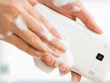 Смартфон Kyocera Digno Rafre можно мыть горячей водой с мылом