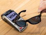 Visa показала прототип солнцезащитных очков, поддерживающих бесконтактные платежи