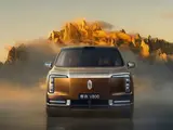 Три машины — три поломки: у китайского минивэна Maextro V800 за 1 млн юаней (примерно 13 млн рублей) ломается педаль тормоза
