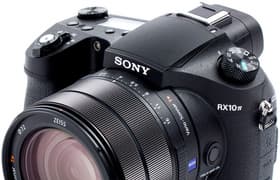 Компактная фотокамера Sony DSC-RX10M4 с сенсором 1″ и несменным 25-кратным гиперзум-объективом:
