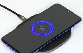 Беспроводное зарядное устройство uBear Stream Wireless Charger 10W: