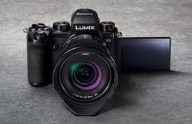Системная беззеркальная камера Panasonic Lumix DC-S5: