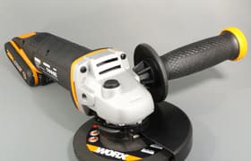 Аккумуляторная УШМ Worx WX803: