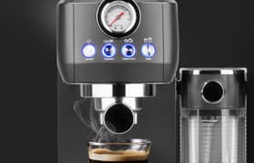 Рожковая кофеварка Redmond CM702
