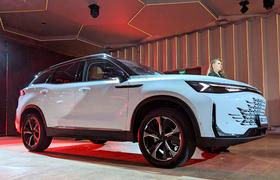 Первый взгляд на кроссовер BAIC X75