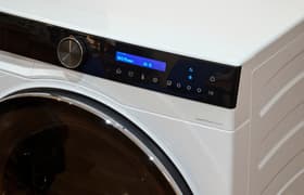Узкая стиральная машина Candy UltimO C37W4 27MBBW-07: