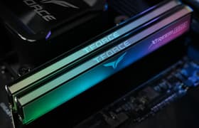 Модули памяти TeamGroup T-Force Xtreem ARGB DDR5-7600 по 16 ГБ:
