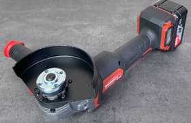 Аккумуляторная угло­шлифовальная машина DCK KDSM04-125: