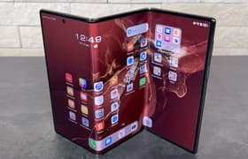 Смартфон Huawei Mate XT:
