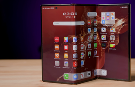 Первый взгляд на тройной складной смартфон Huawei Mate XT