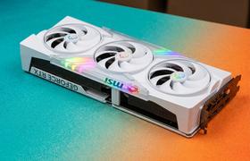 Видеокарта MSI GeForce RTX 5070 Gaming Trio OC White (12 ГБ):