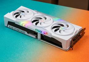 Видеокарта MSI GeForce RTX 5070 Gaming Trio OC White (12 ГБ):