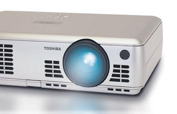 Toshiba представляет на российском рынке новые проекторы  TLP-S70 и TLP-S71
