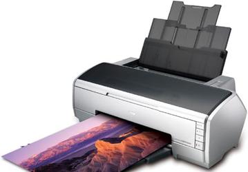 Принтер Epson R2400 печатает восемью цветами