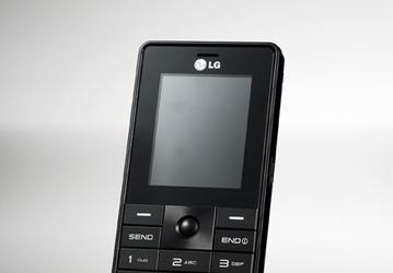 Тонкий LG KG320 — уже в продаже