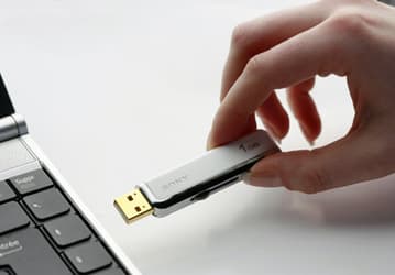Две новые серии флэш-носителей Sony USB Micro Vault — уже в продаже