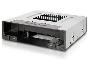 В док Icy Dock flexiDOCK MB795SP-B можно подключить сразу два накопителя