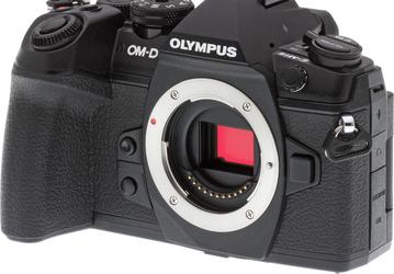 Камера Olympus IM010, вероятно, будет иметь встроенную рукоятку для съемки в вертикальной ориентации