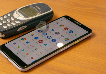 Смартфон Google Pixel 3 Lite красуется на фото рядом с Nokia 3310