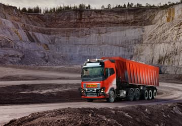 Самоуправляемые грузовики Volvo Trucks будут перевозить известняк в Норвегии